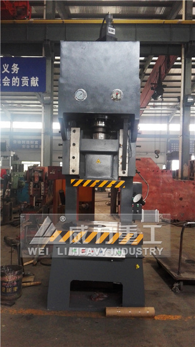 数控125吨液压冲床本身精度与模具精度关系