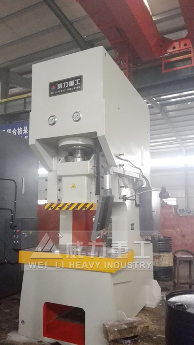 山东威力重工液压冲床加工范围广